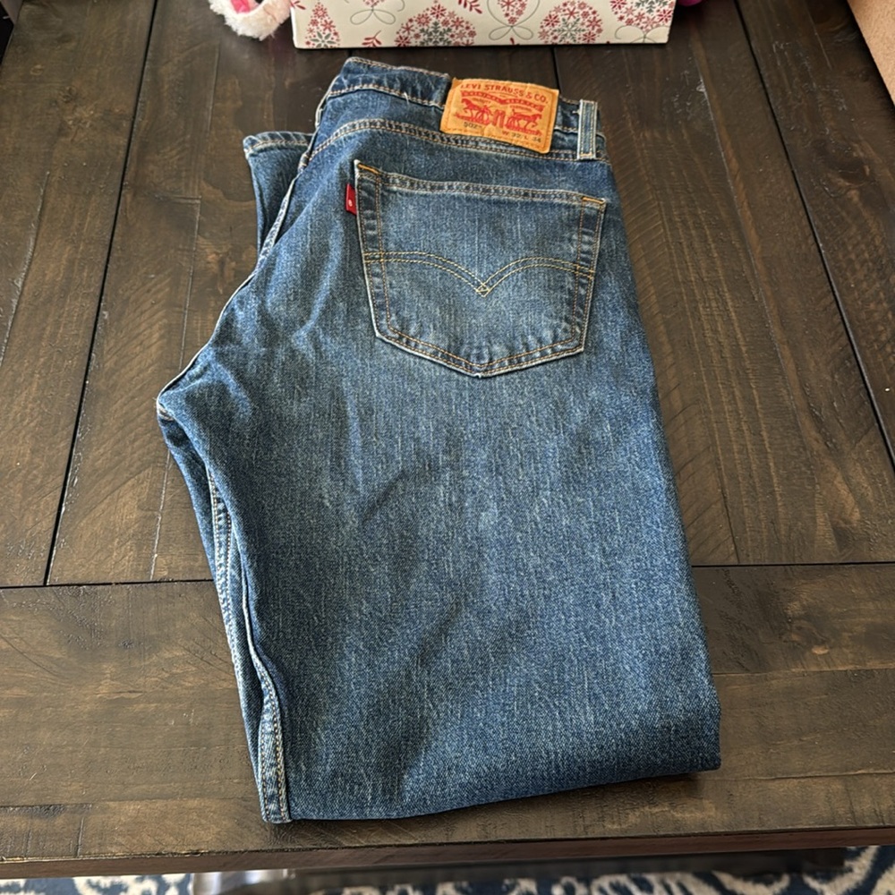 Men's Levi Strauss & Co. Blue Jeans. Size 32" W 34" L - Picture 9 of 16